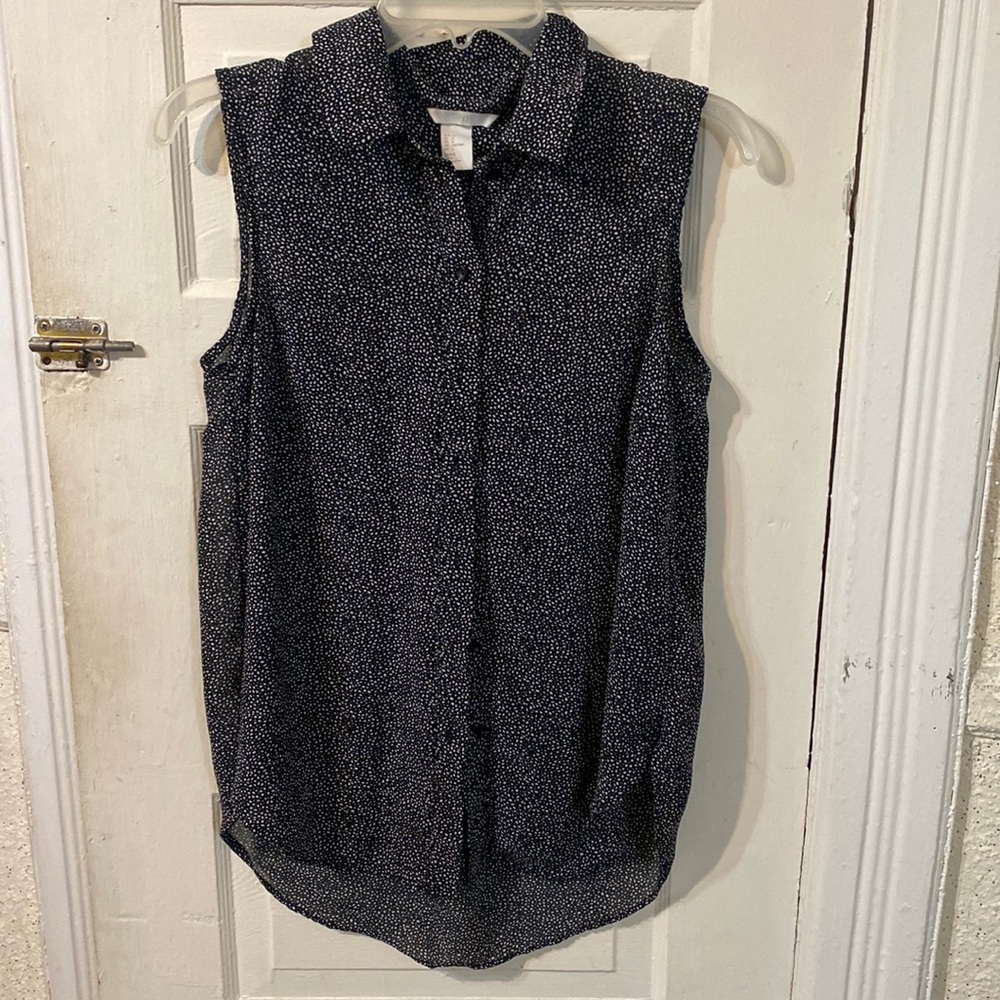 Black and white h and m top!